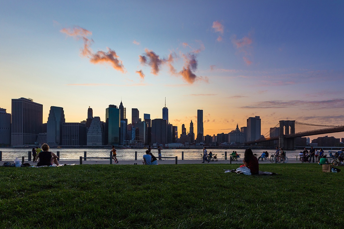 Relax in front of Manhattan