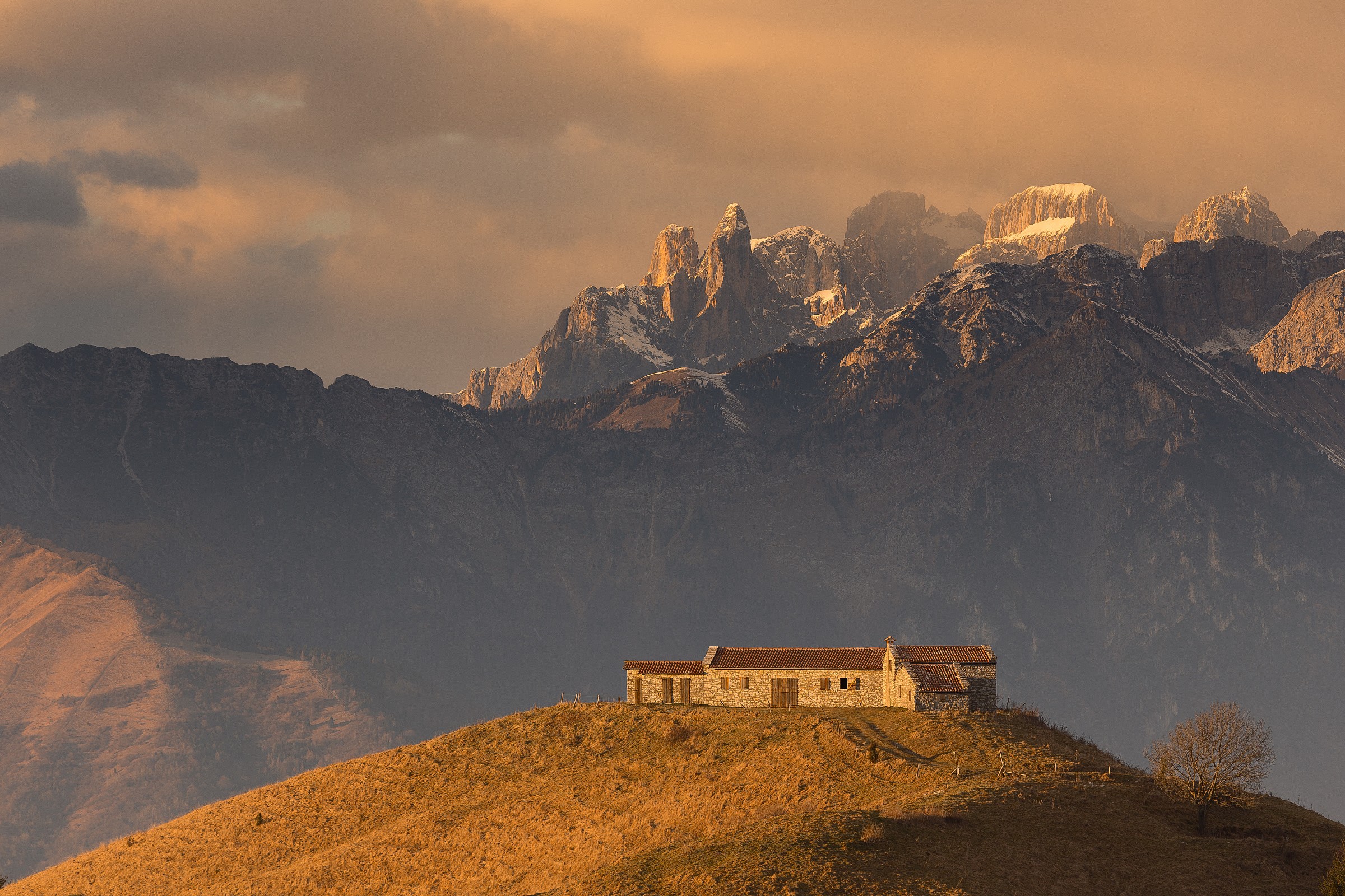 Il casolare e le Pale