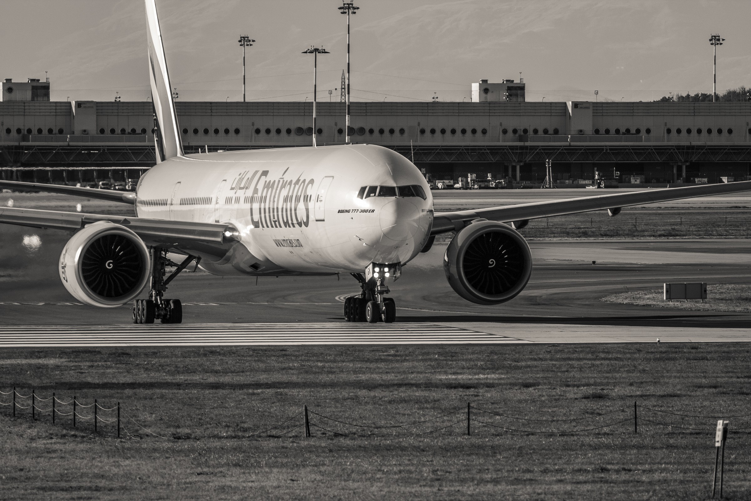 Emirates 777-300 ER (mxp)
