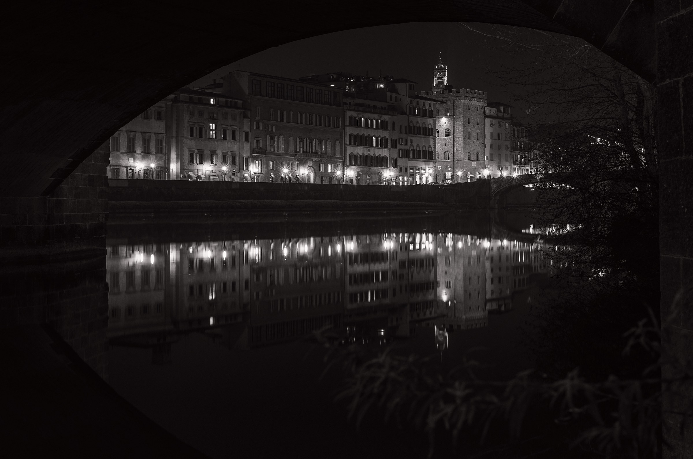 Under Carraia bridge, Lungarno Corsini - Florence