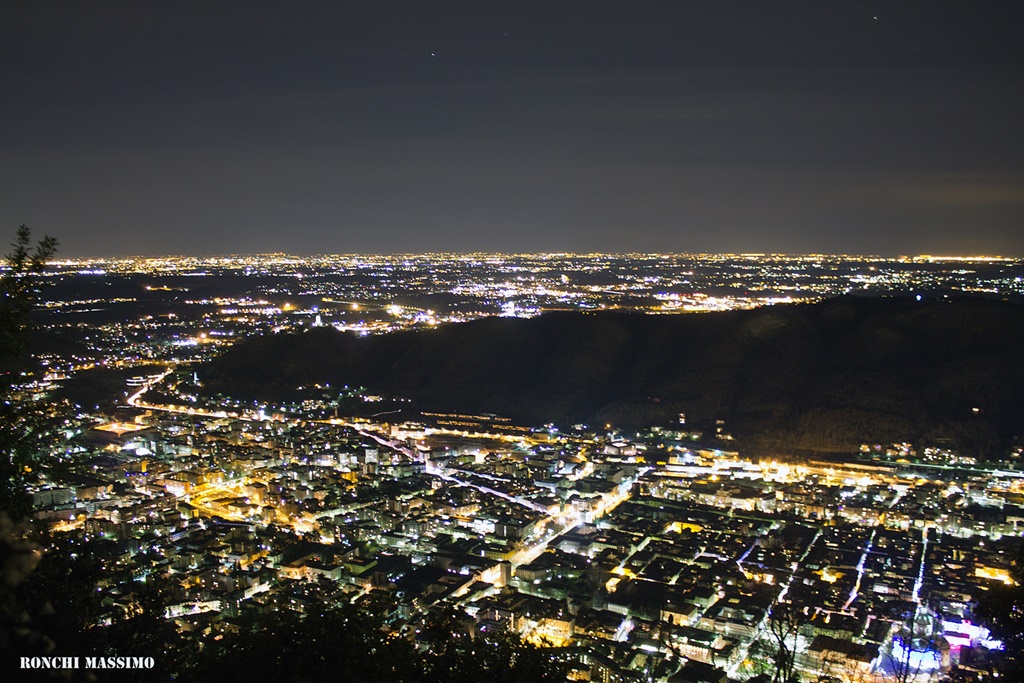 Paesaggio notturo da Brunate, Como