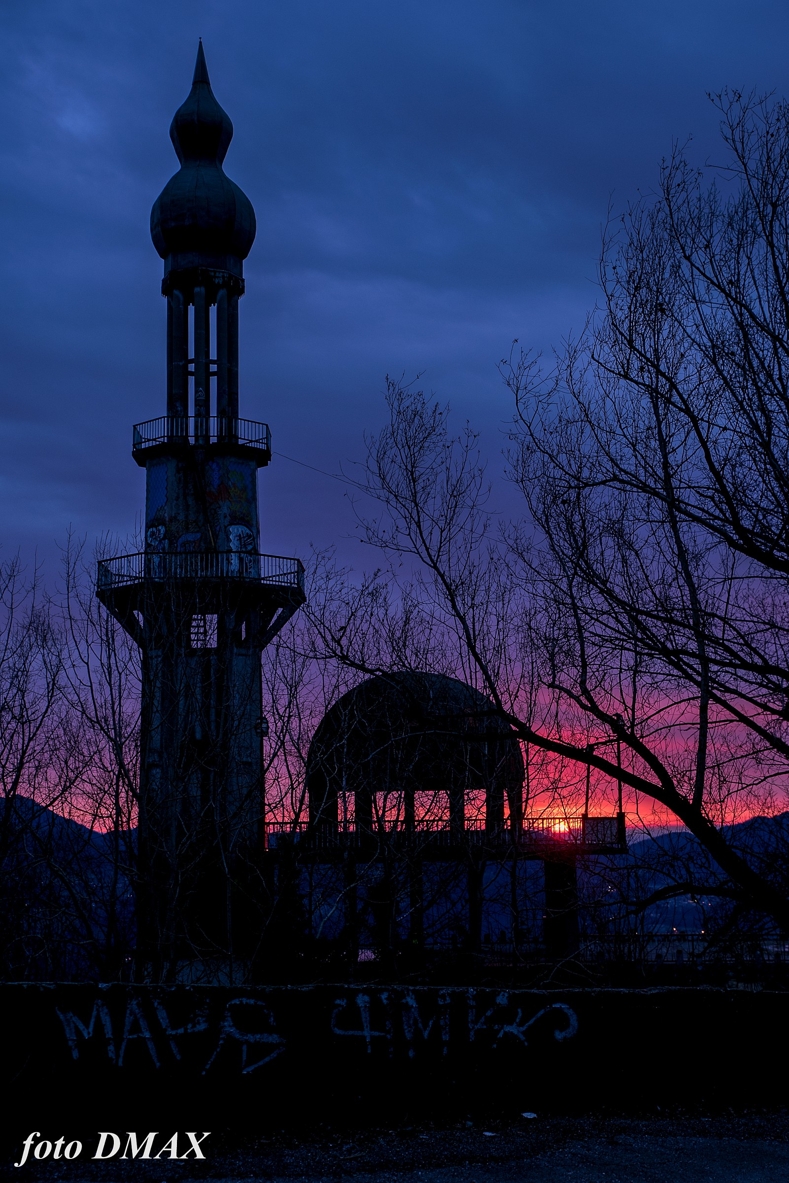 Consonno ...alba sulla città fantasma