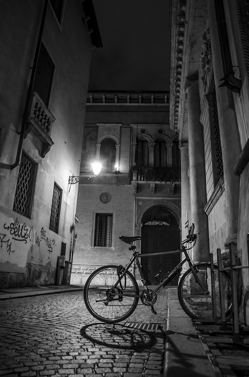 Abbandonata nella notte...