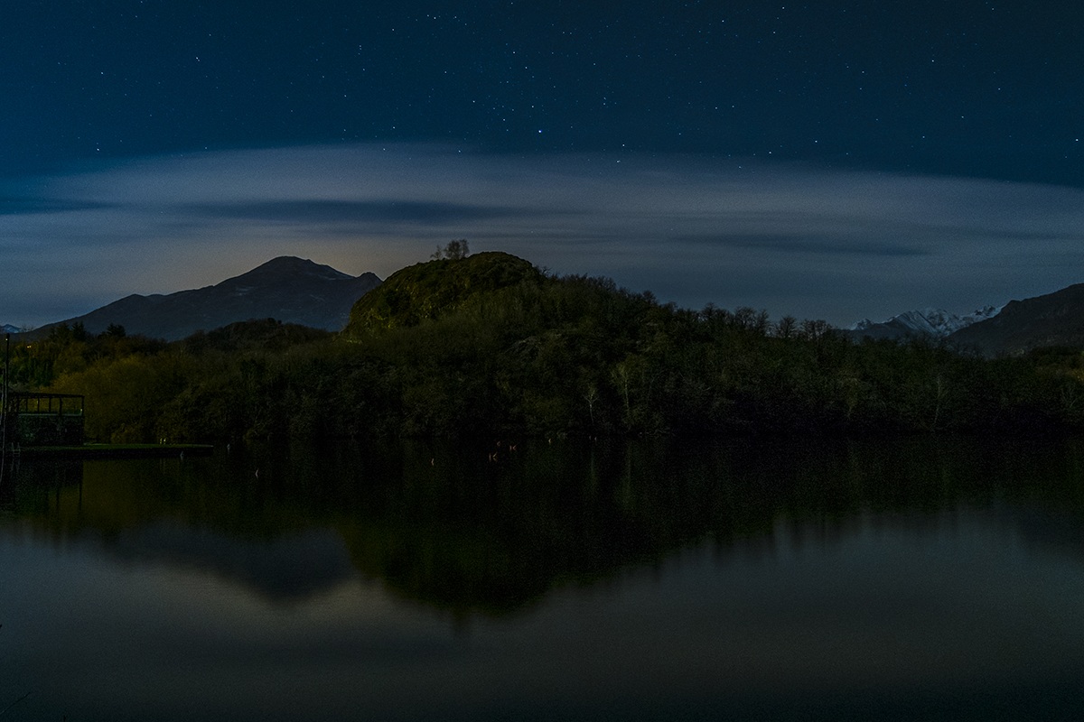 Night on the lake Sirio