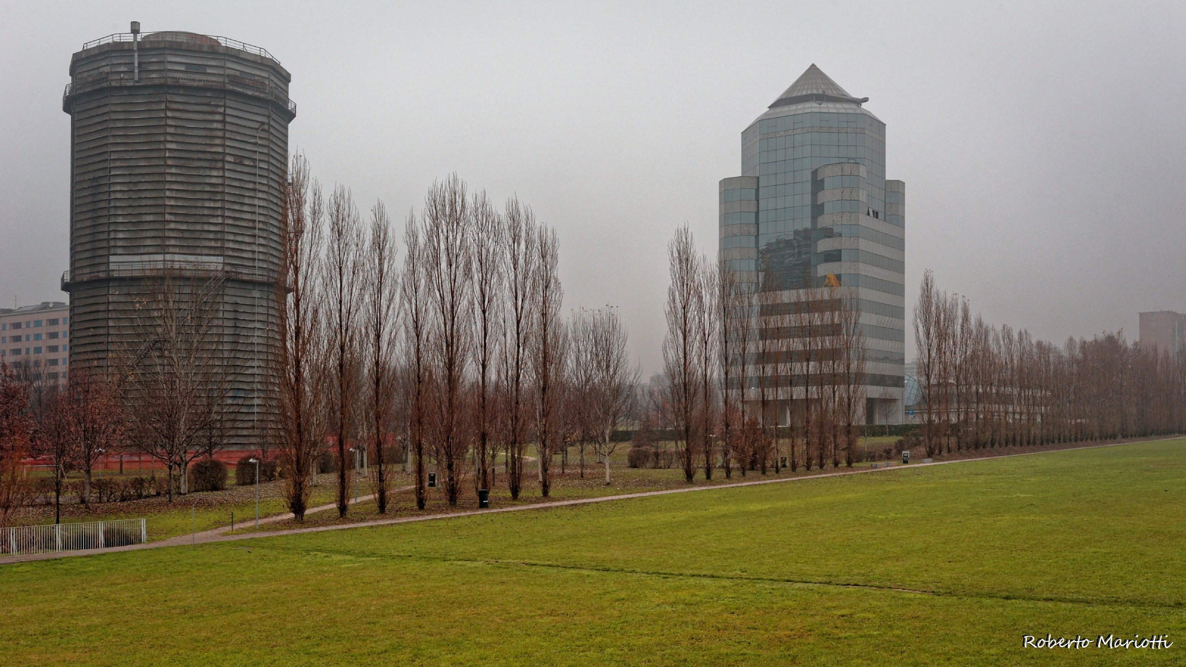 Foggy rocket and the gasometer