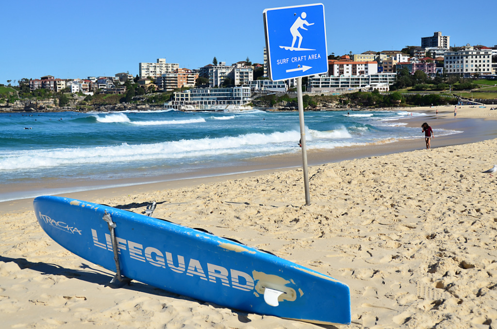 Surf in Bondi beach @Sydney