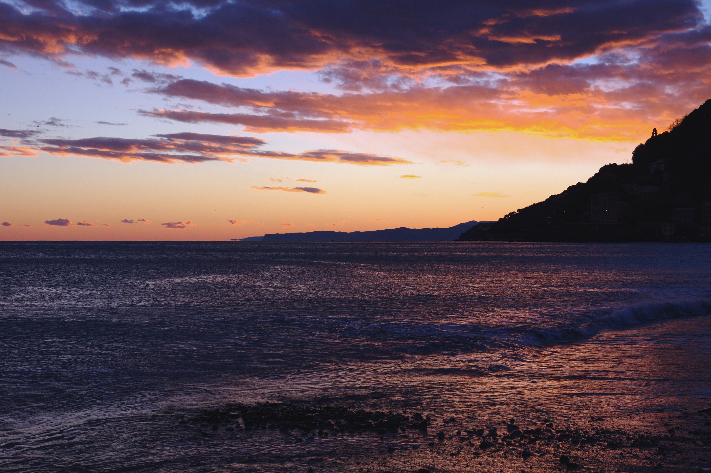 Tramonto sulla spiaggia di Voltri