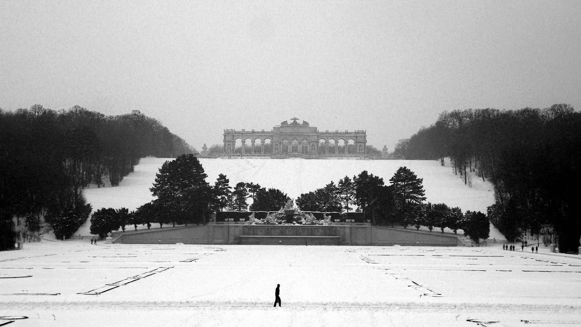 The general winter. The Gloriette, Wien
