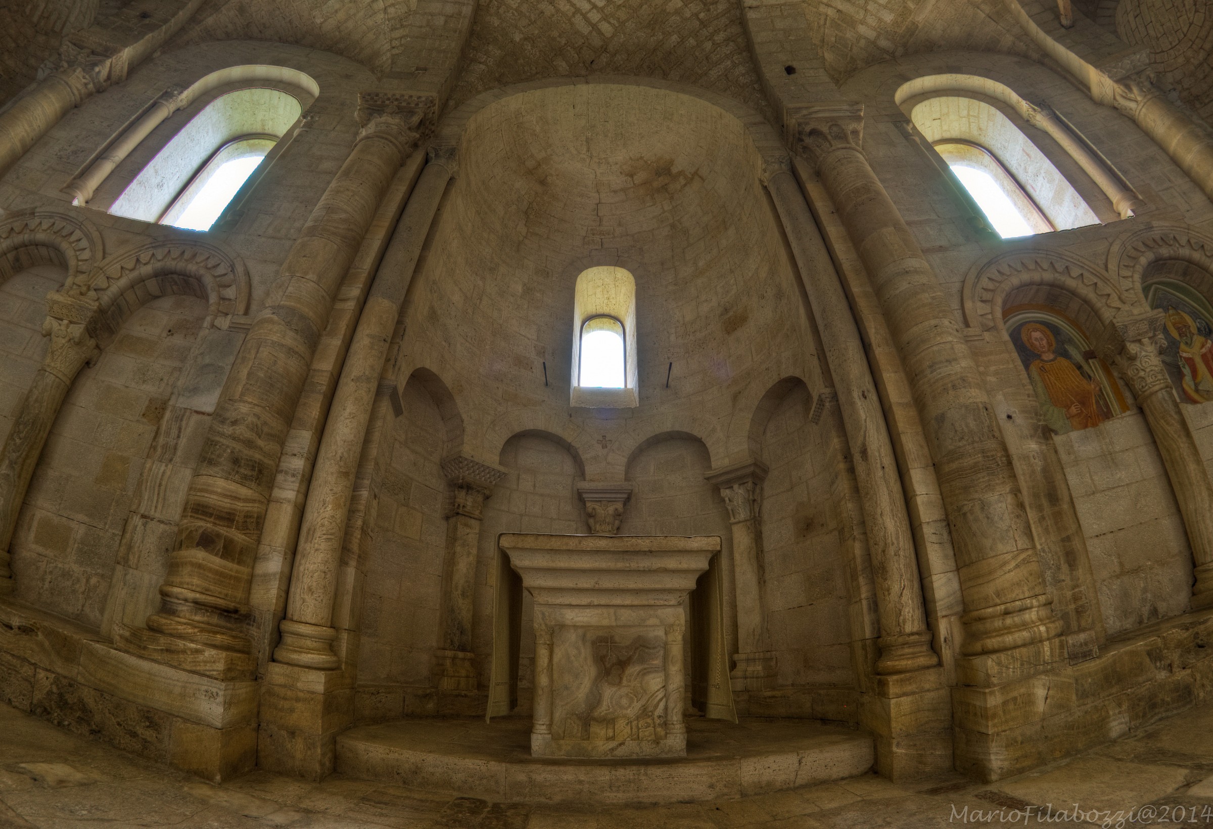 Abbazia di S.Antimo - interno - fisheye