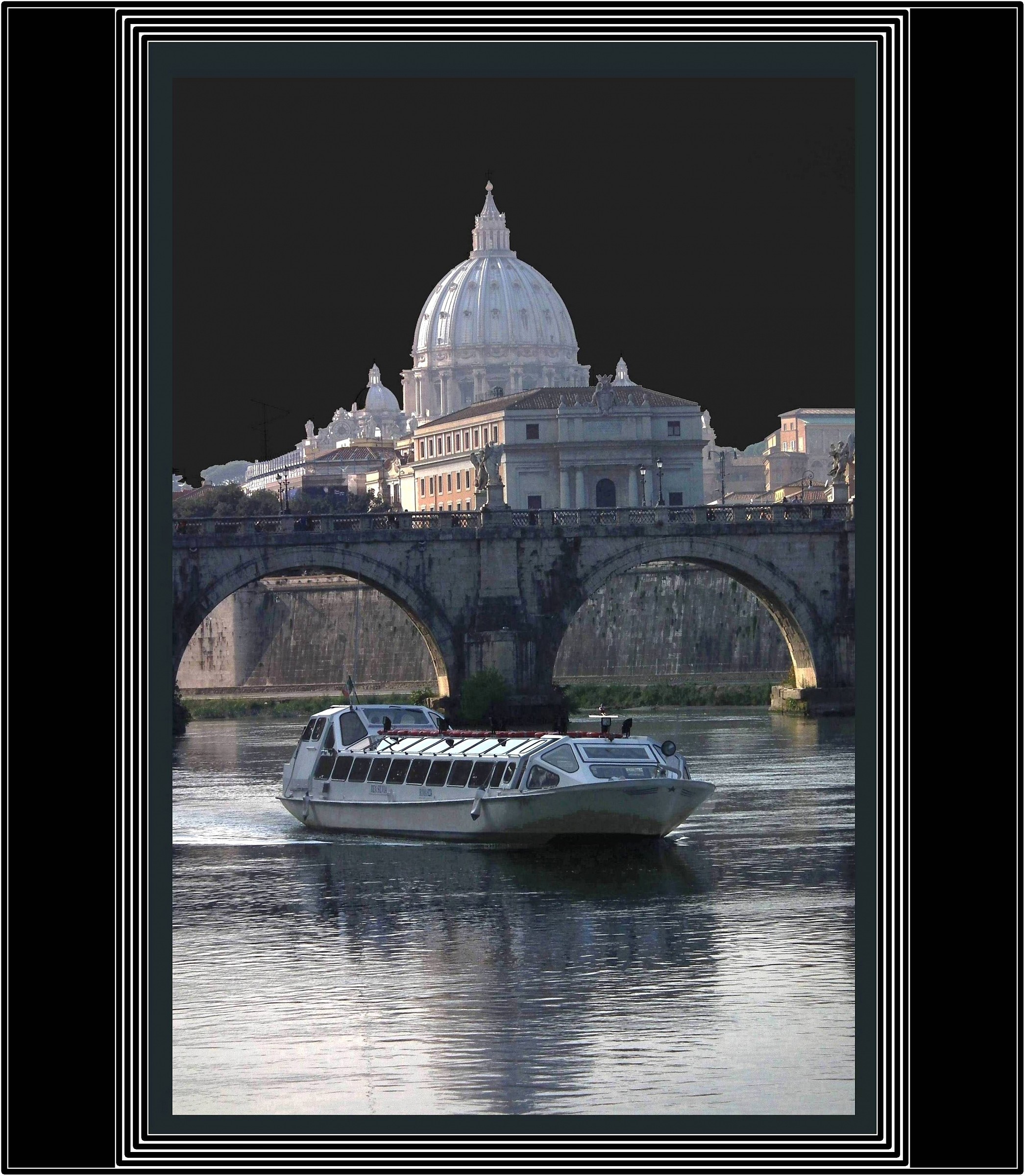 Navigazione sul Tevere..Roma..
