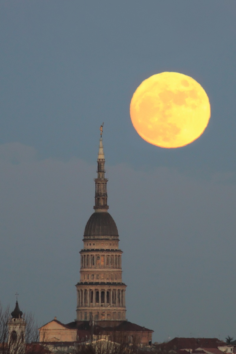 Cupola di San Gaudenzio & Moon