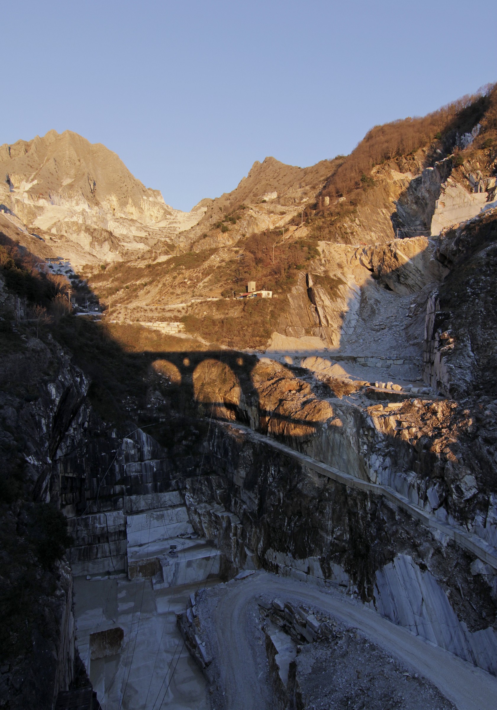 Marble Quarries Apuan - Landscape "natural" ...