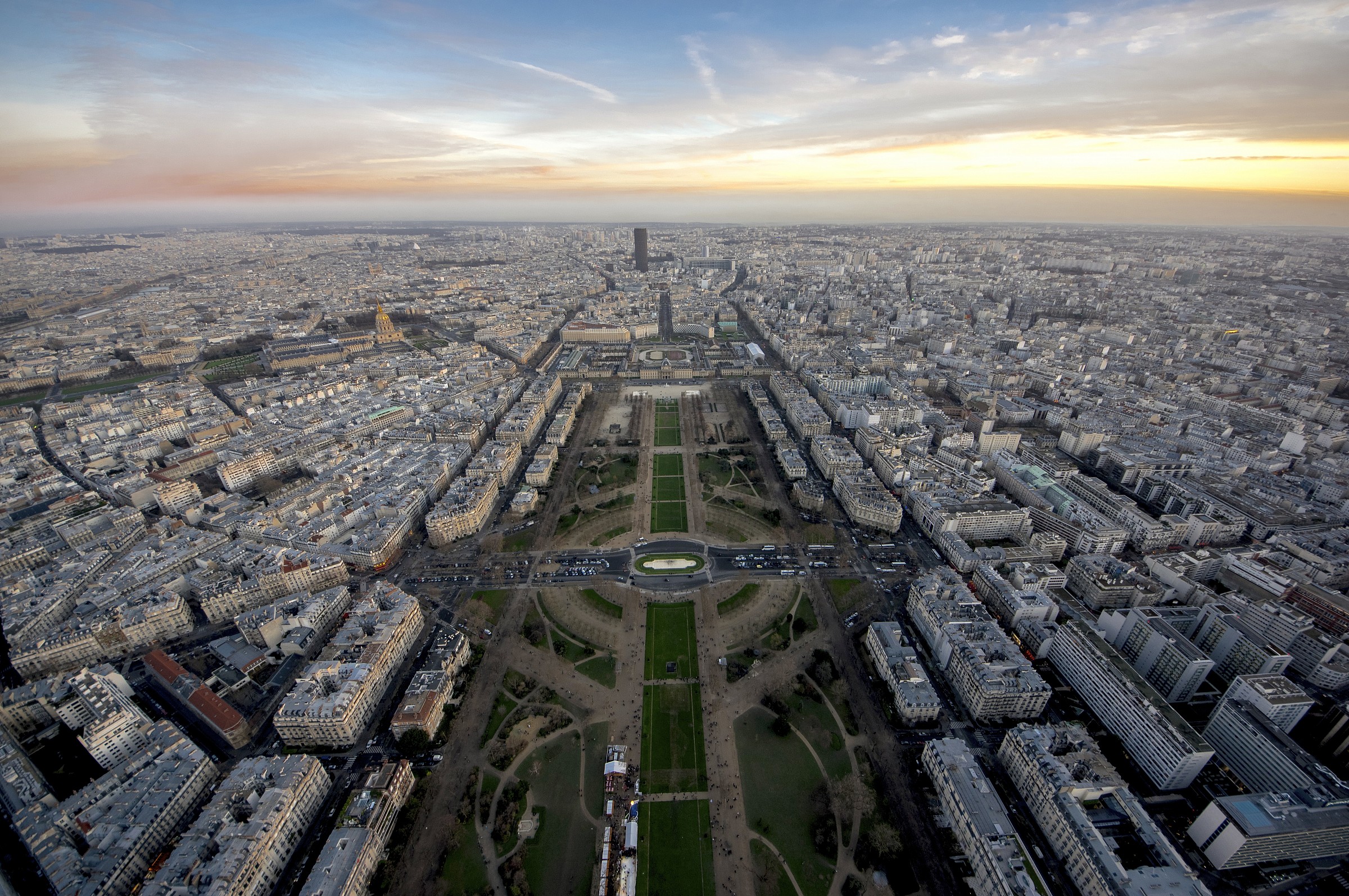 Parigi -Inizia il tramonto dalla torre Eiffel