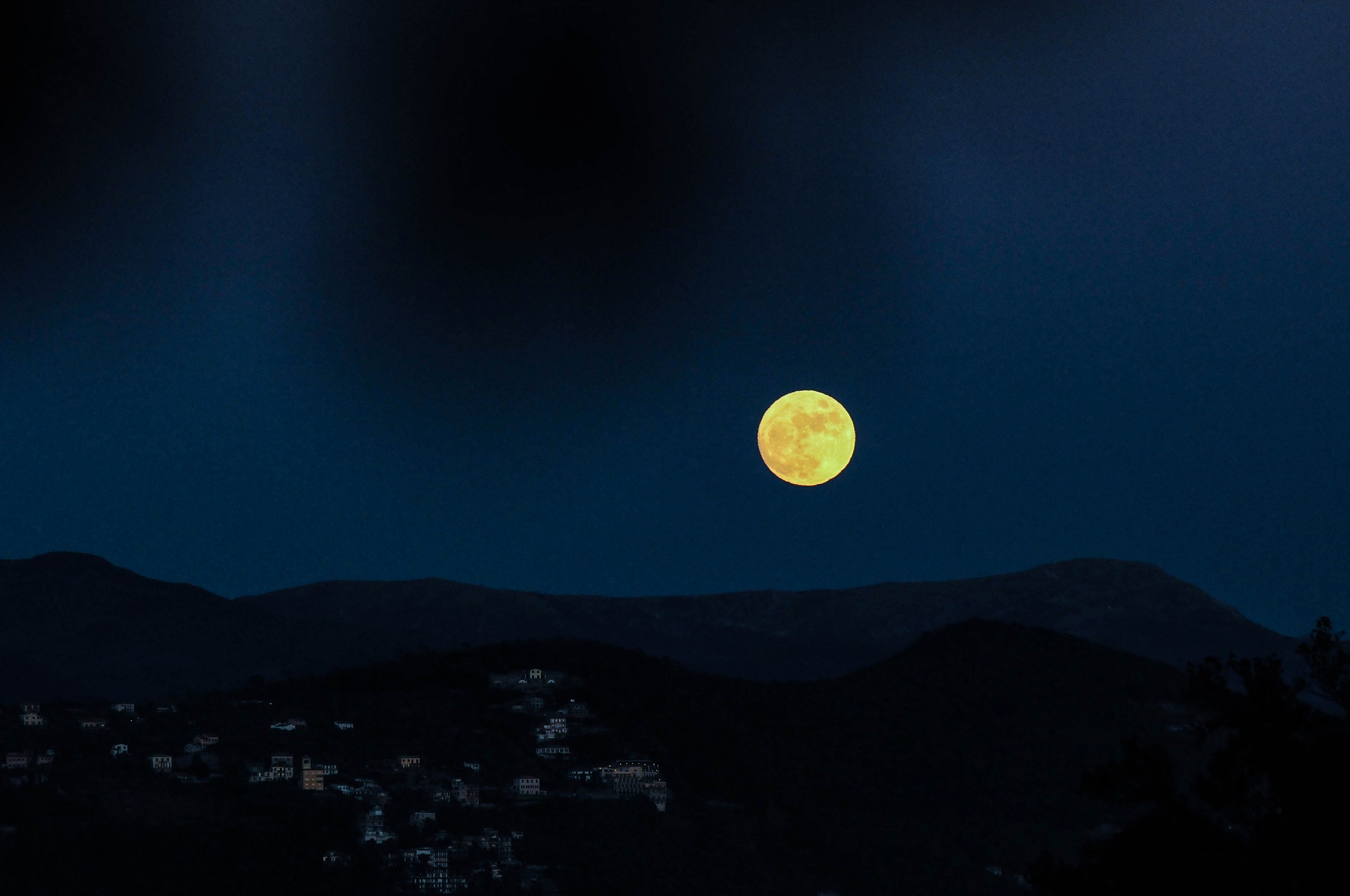 Il sorgere della luna