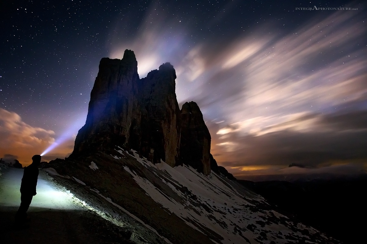Three peaks lunar explosion