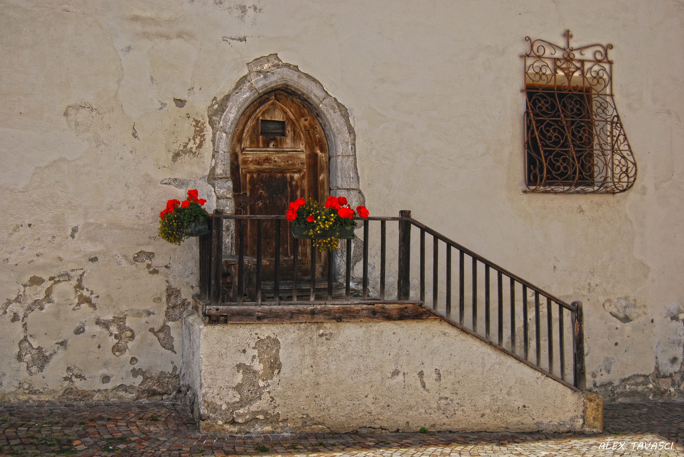 La porta verso il monastero.