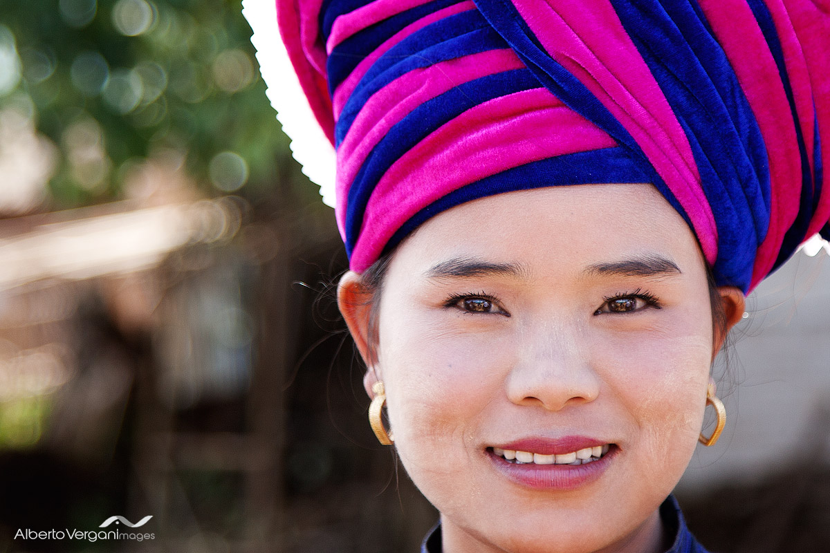 Ragazza di etnia Pa-Ho