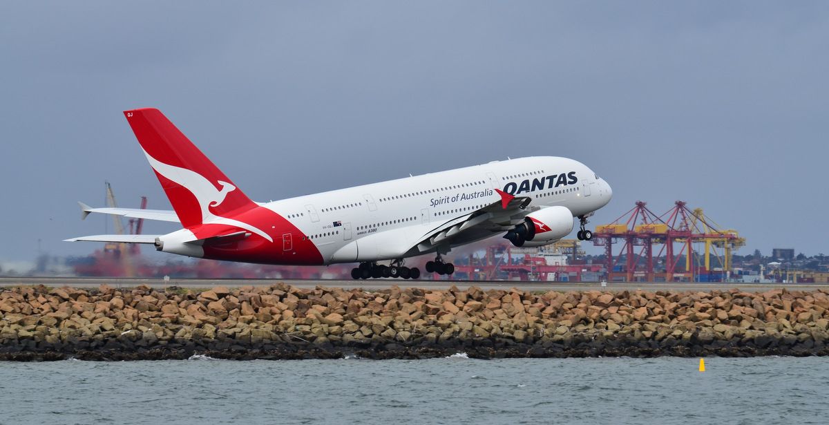 Airbus A 380-800 Qantas Sydney Airport