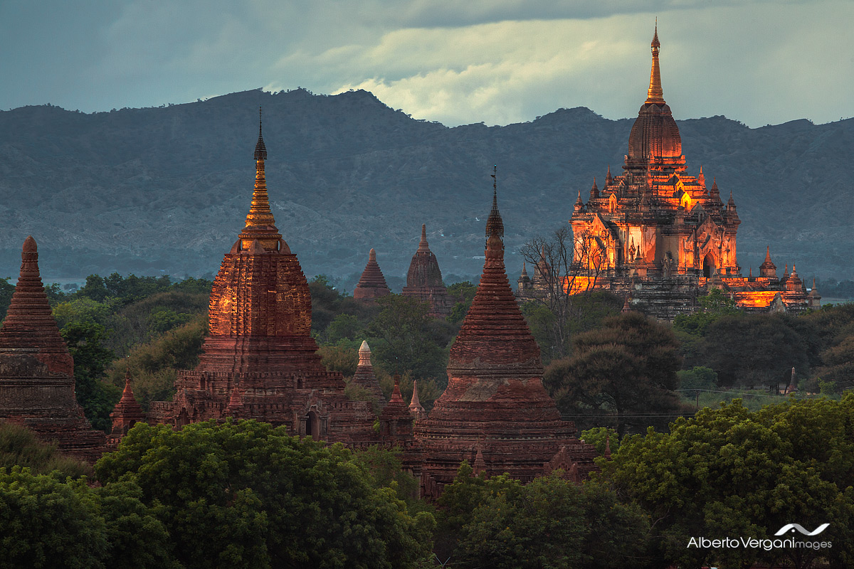 Ultime luci a Bagan