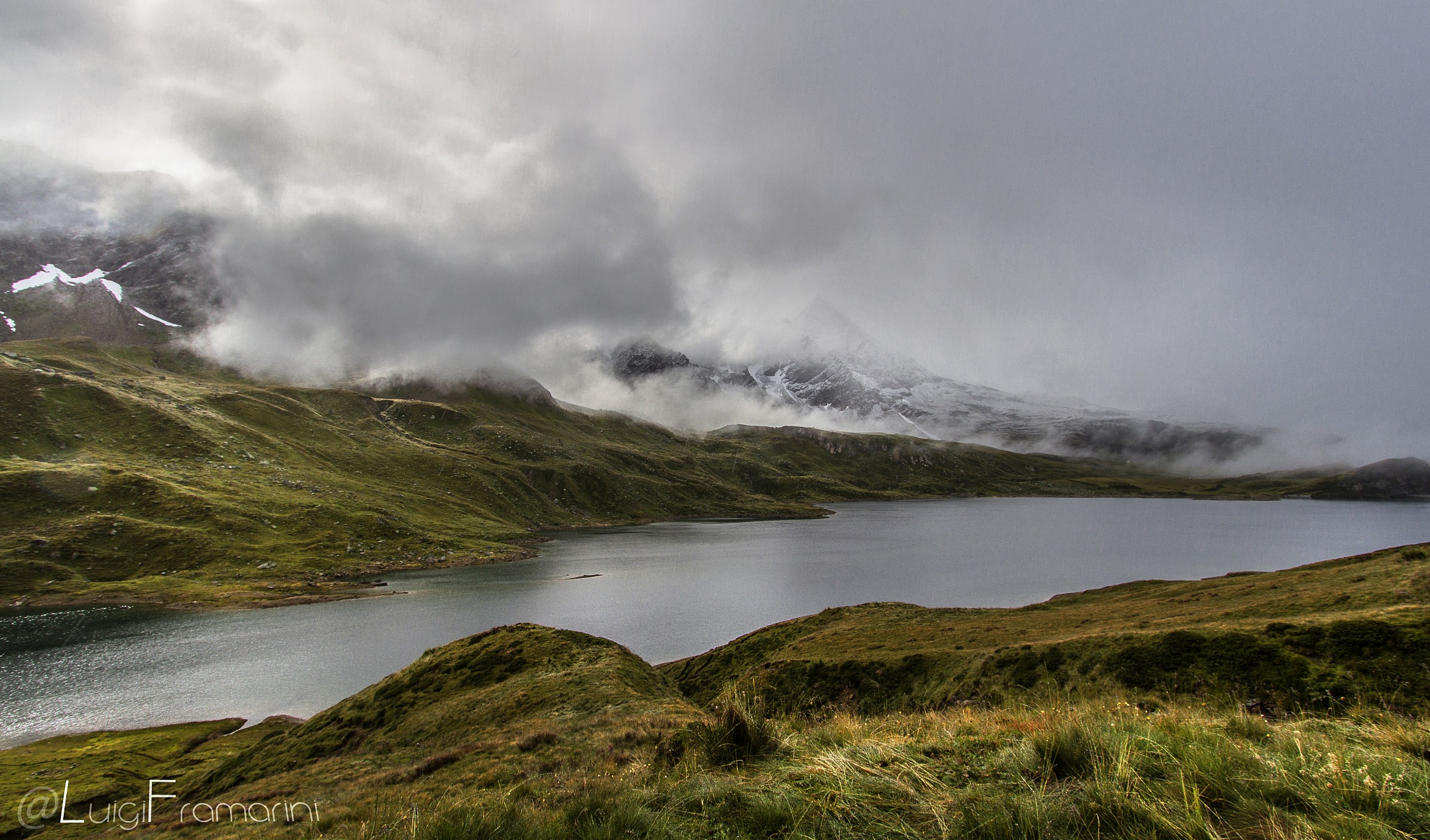 Foschia al Lago Toggia alta Val Formazza