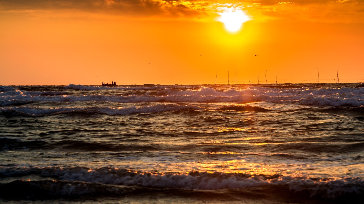 Fishermen on the horizon