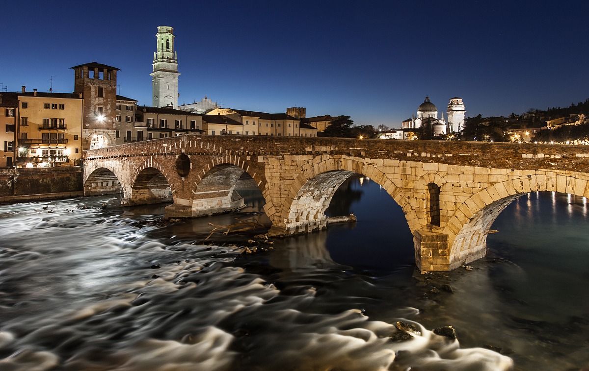 Verona Stone Bridge ...