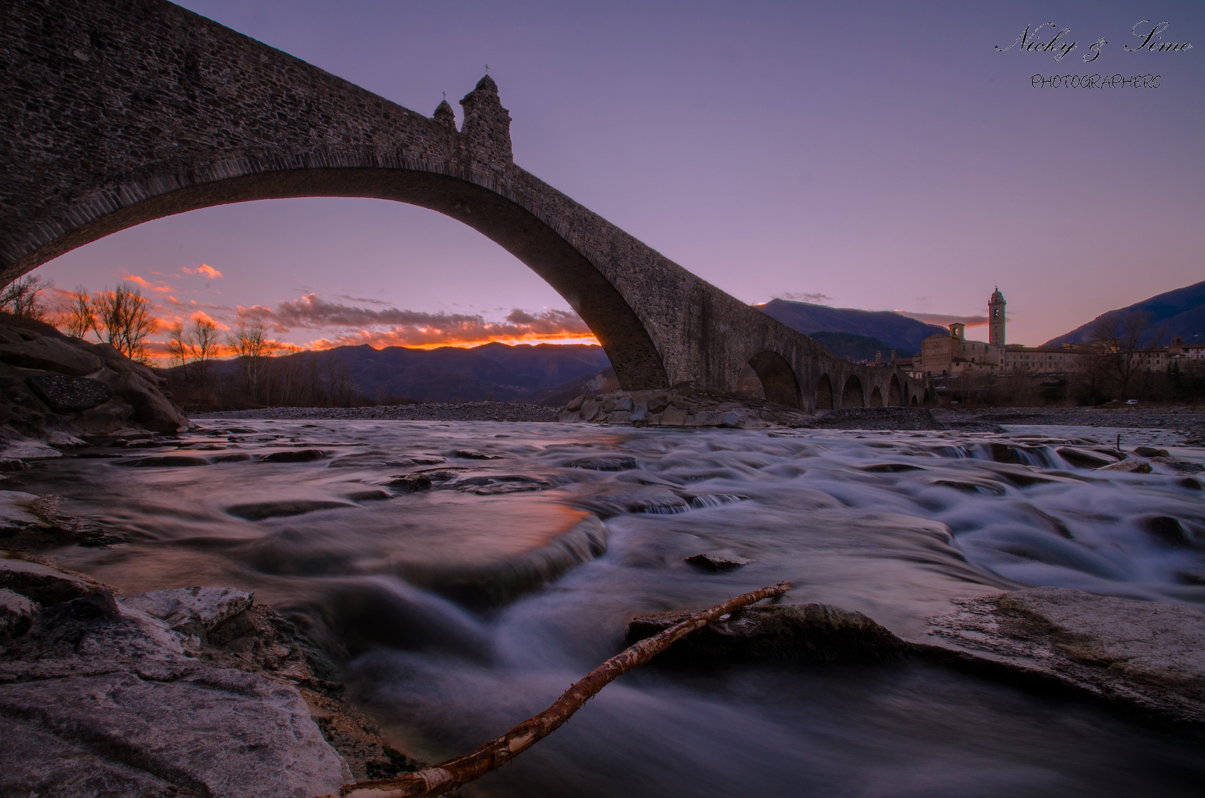Bobbio al tramontar del sole