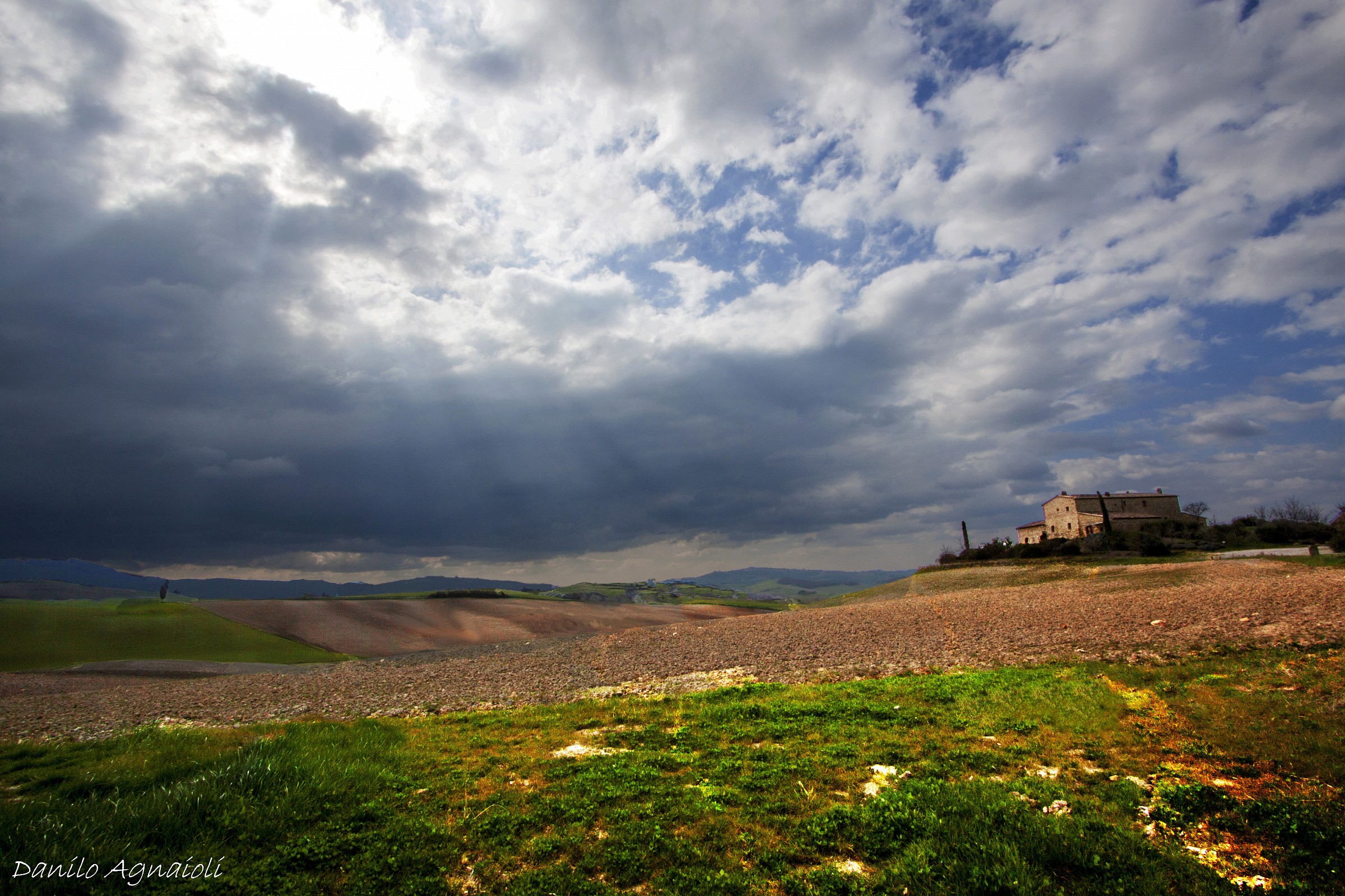 Uncertain days in Val D'Orcia