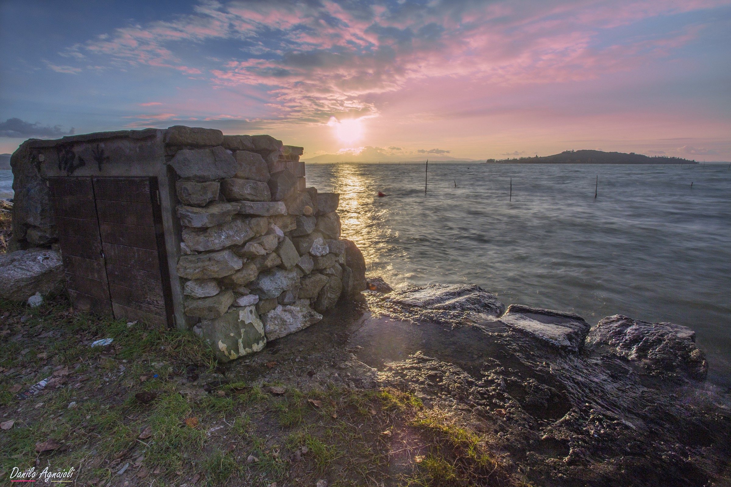 The sunsets from Lake Trasimeno ...