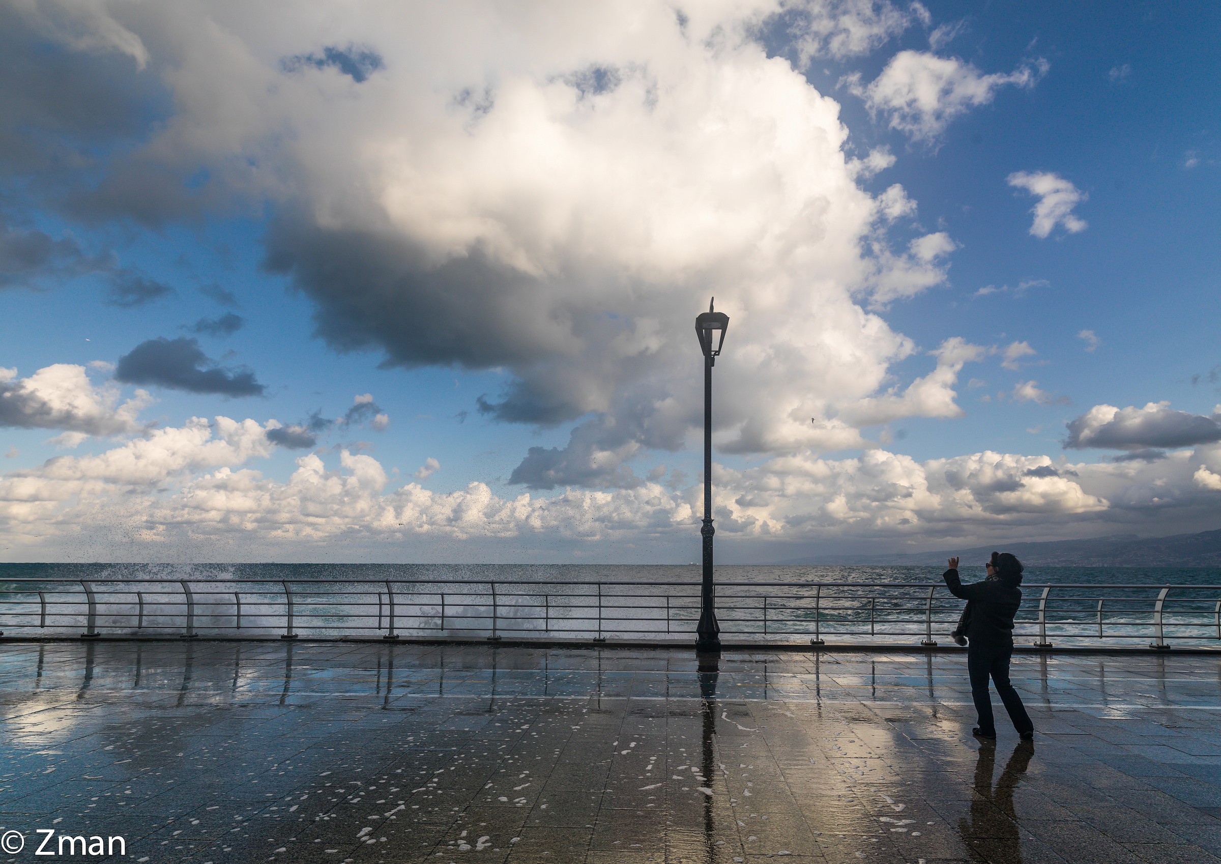 La donna sul Corniche