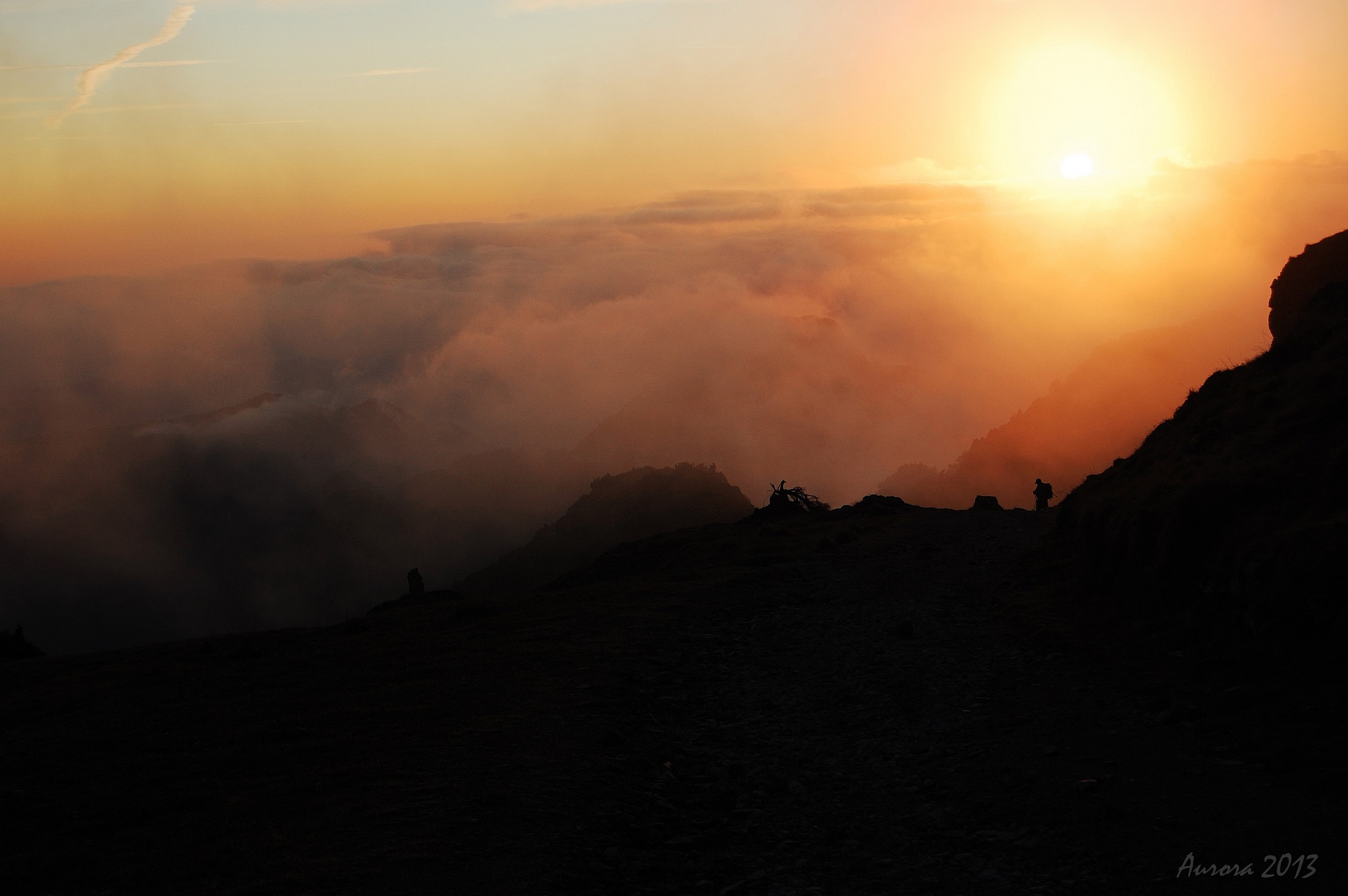 Di sera,  in discesa dal Monte Tombea