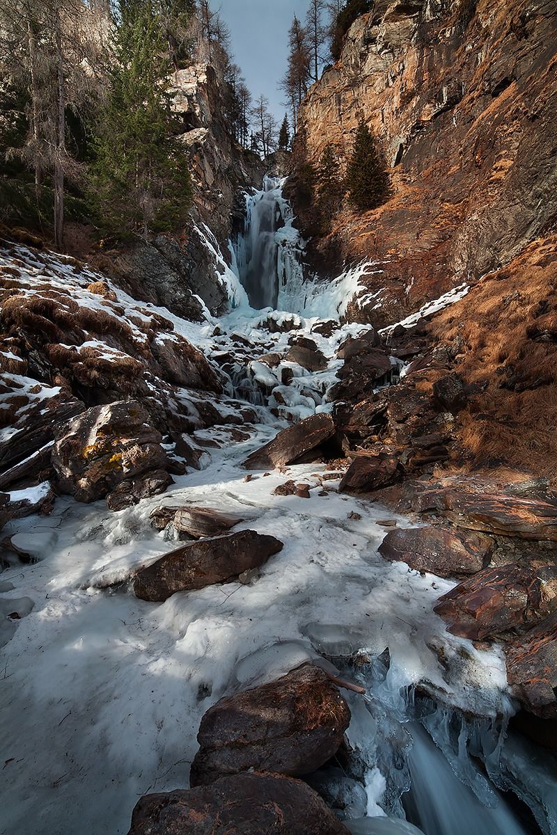High waterfall Saent