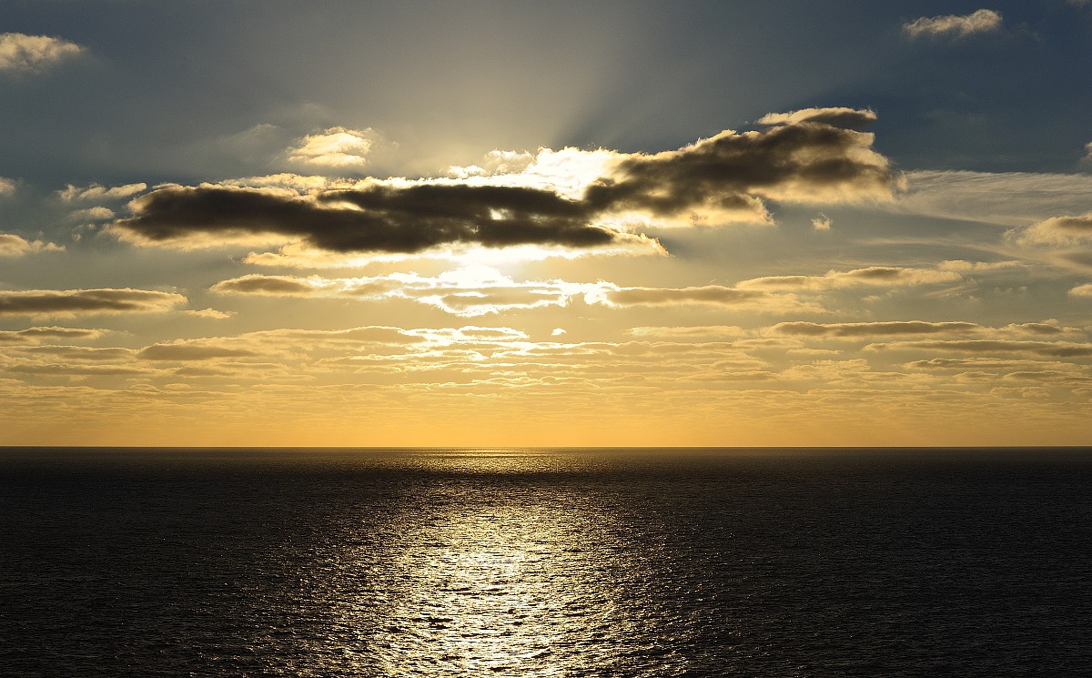 tramonto sull'oceano