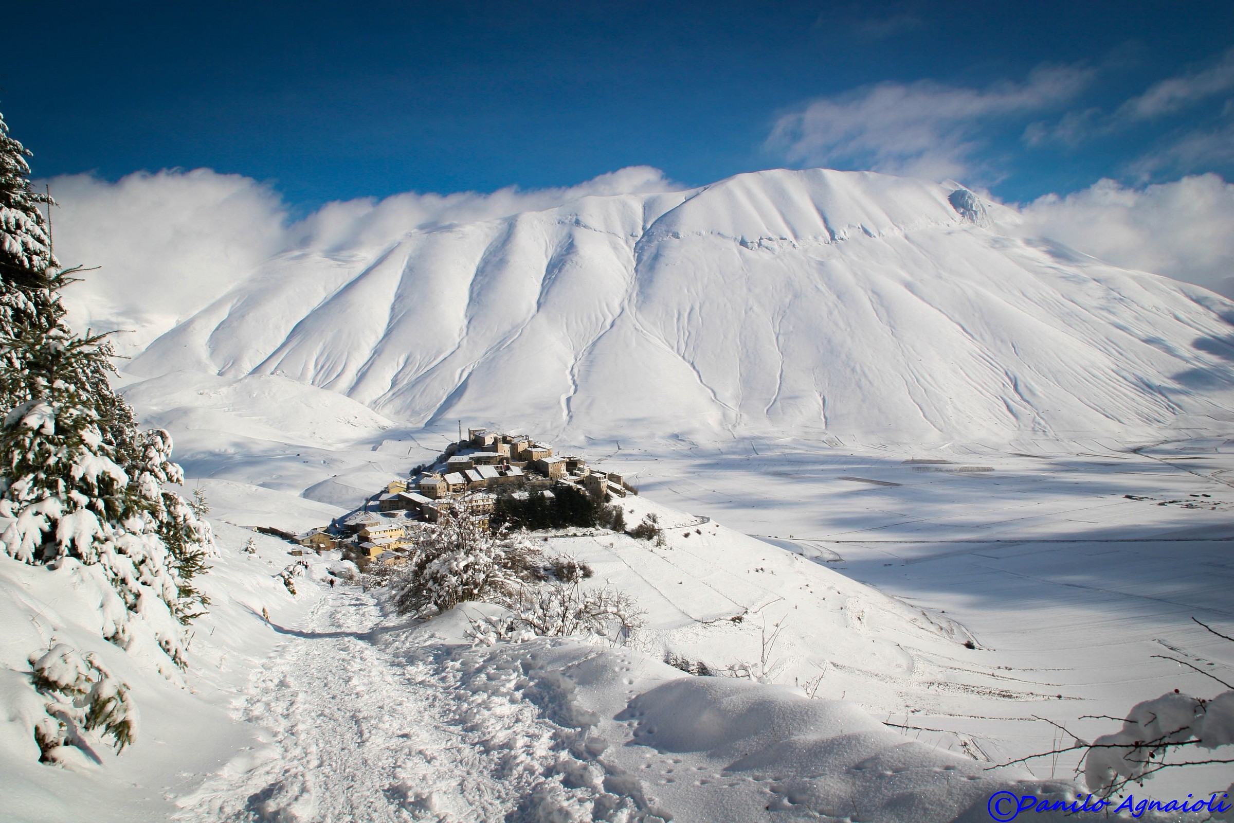 castelluccio di norcia ''il tibet dell'umbria...