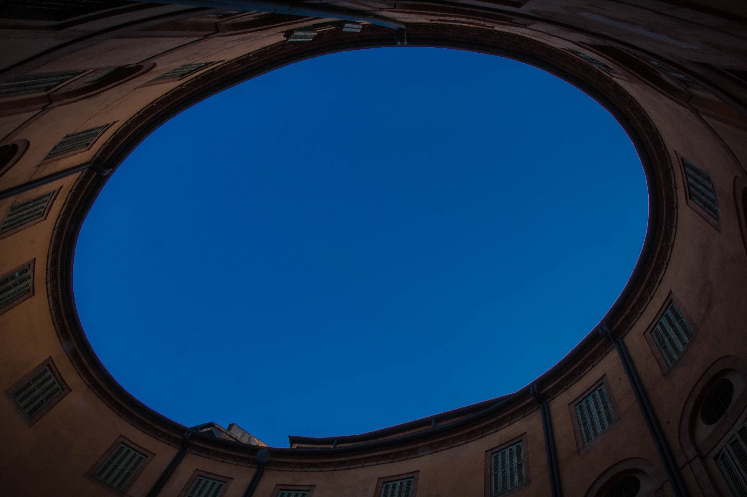 A roundabout on the sky ...