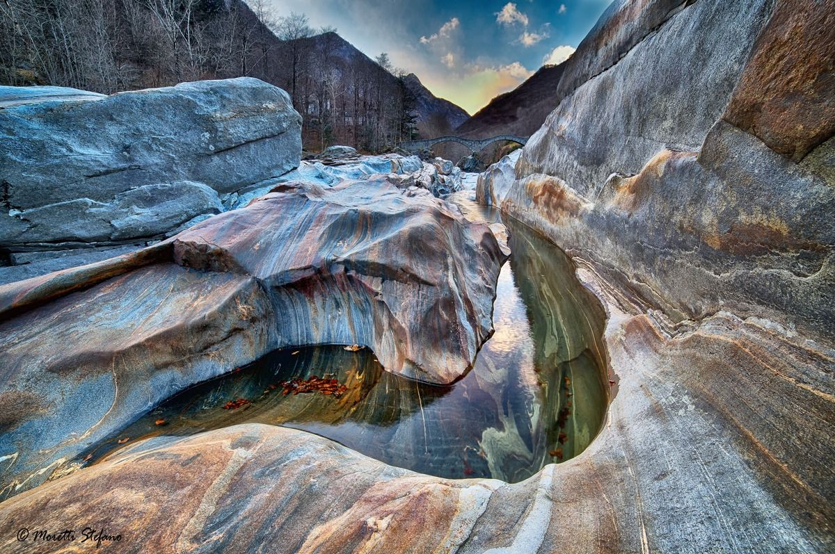 towards the bridge of the jumps