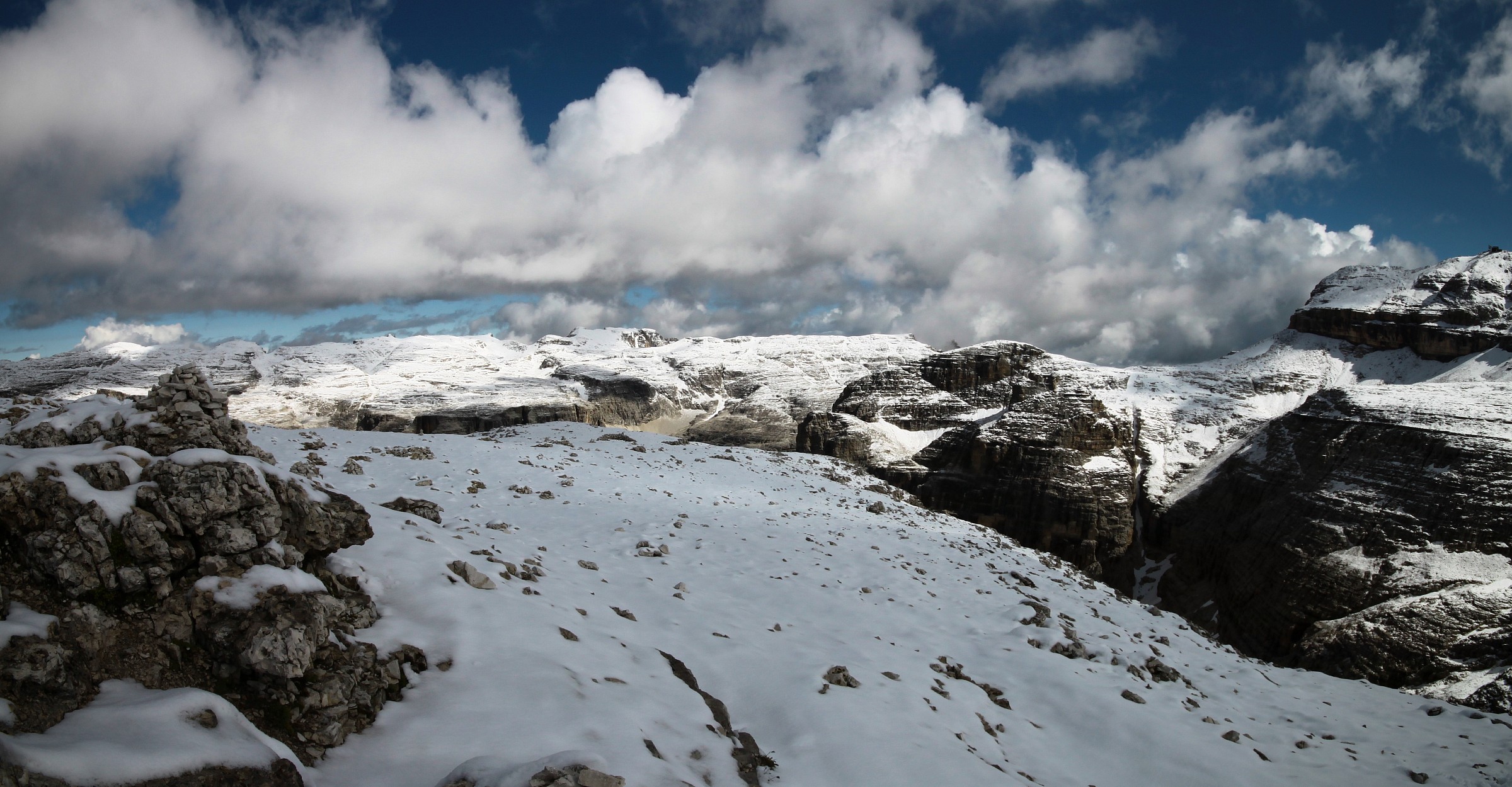 Panoramica da 3 foto del Sass Pordoi