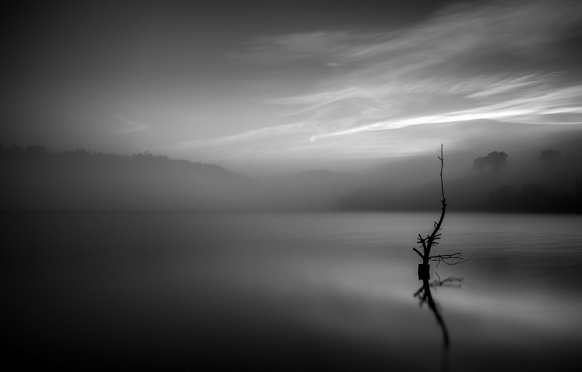 monochromatic lake