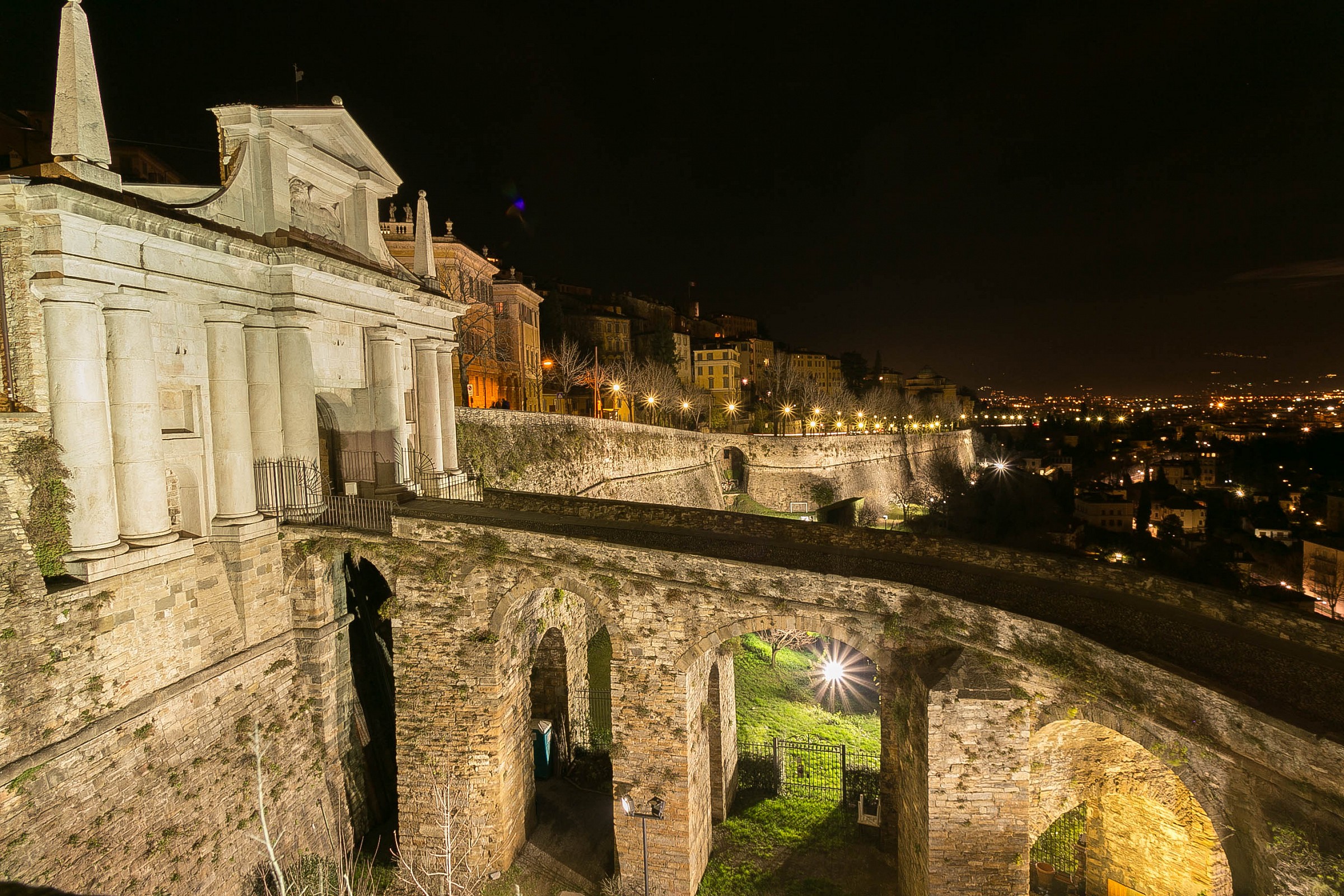 city ??high bergamo ISO200 f16 20sec. canon 6d