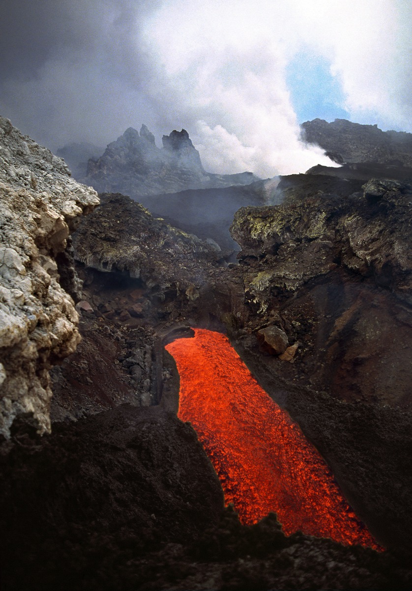 Eruptive fissure