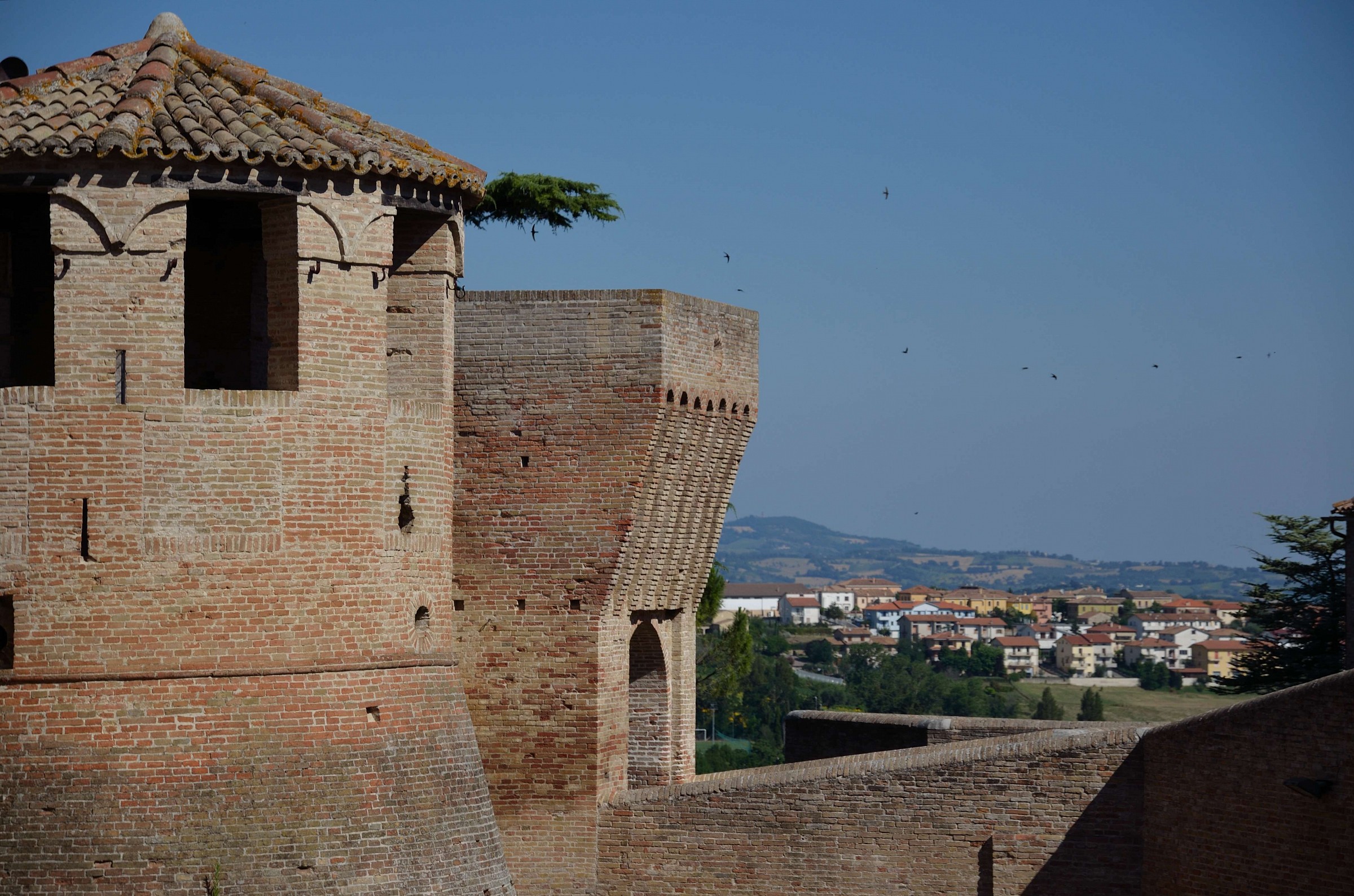 gradara: arch. Medieval vs modern
