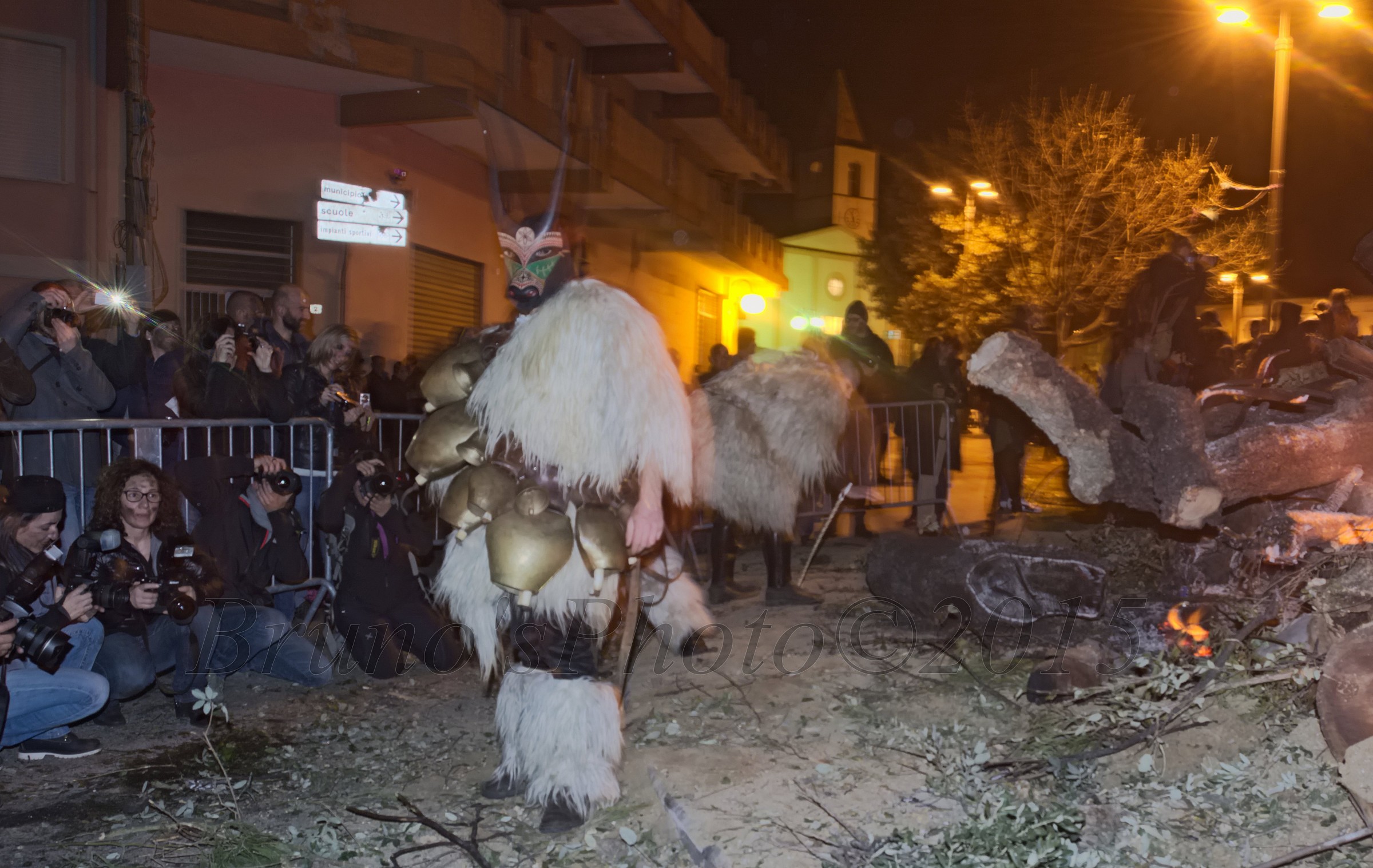 Ottana, fires of St. Anthony Abbot - Boes and Merdules