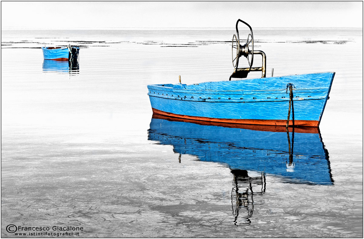 Color drops in the sea