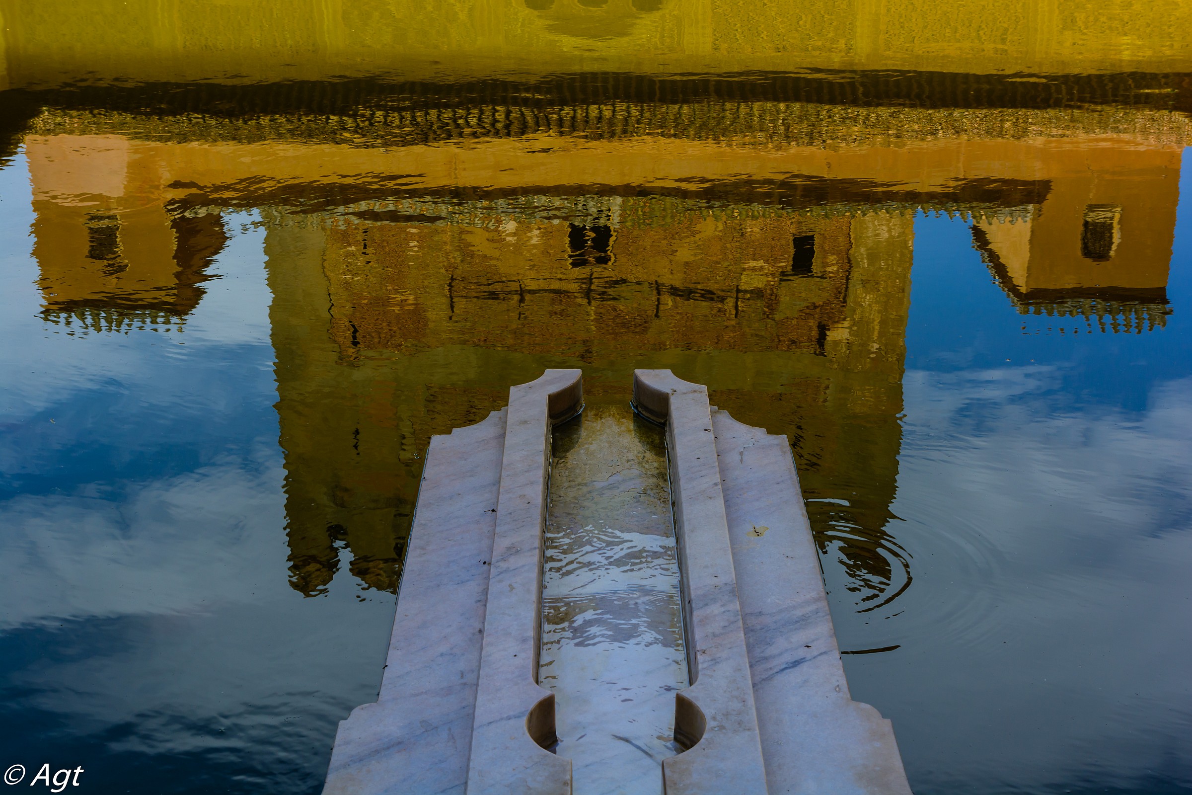 Alhambra ed il suo riflesso
