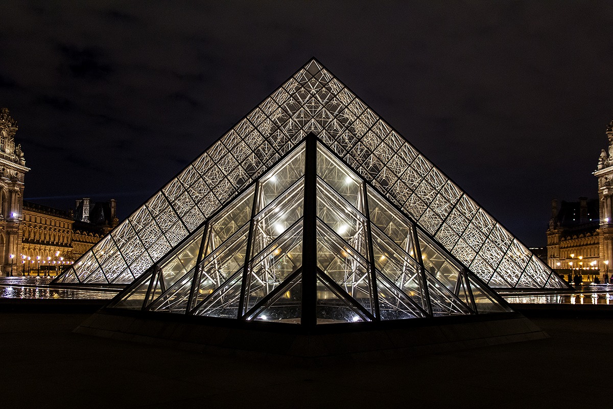 Louvre di notte 1