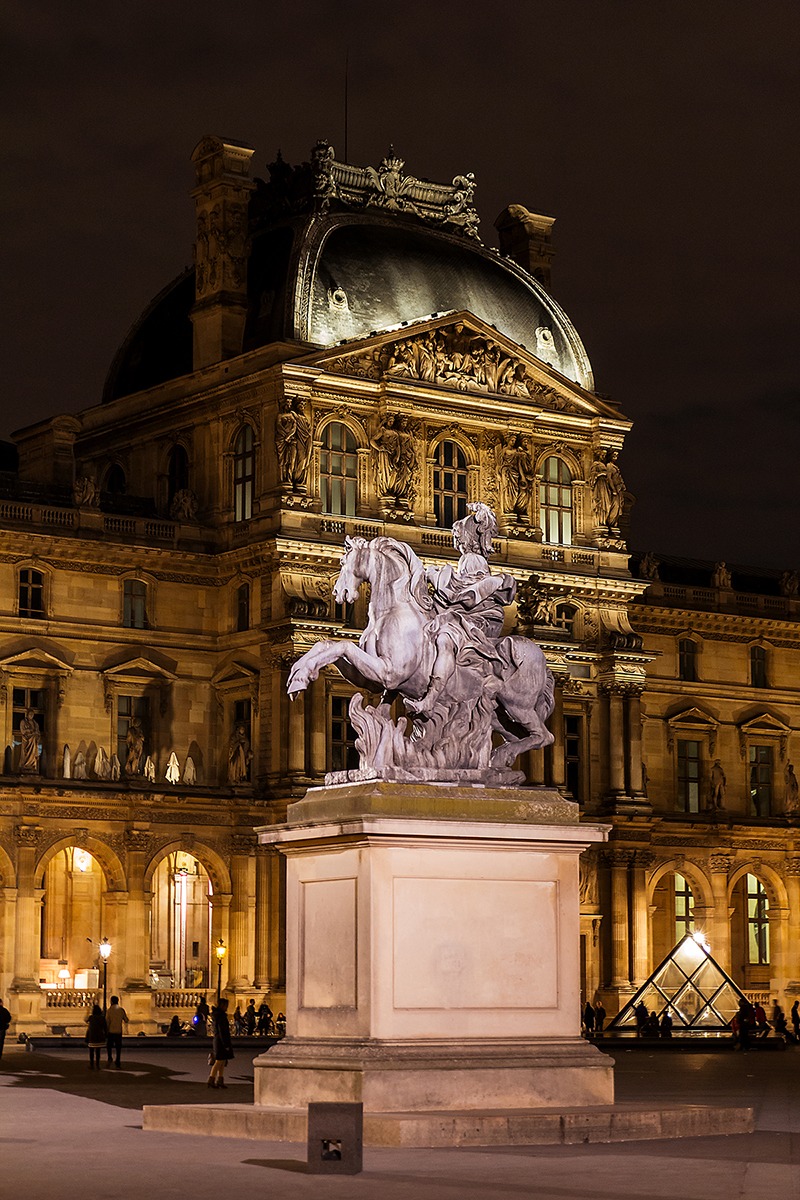 Louvre di notte 3