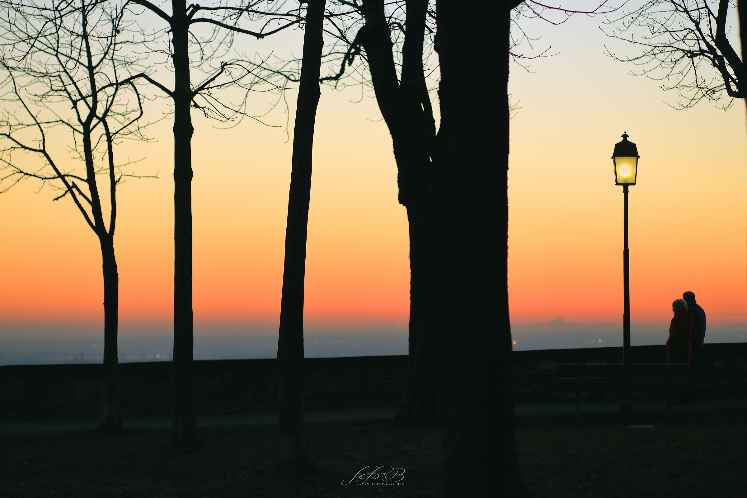 Silhouette al tramonto