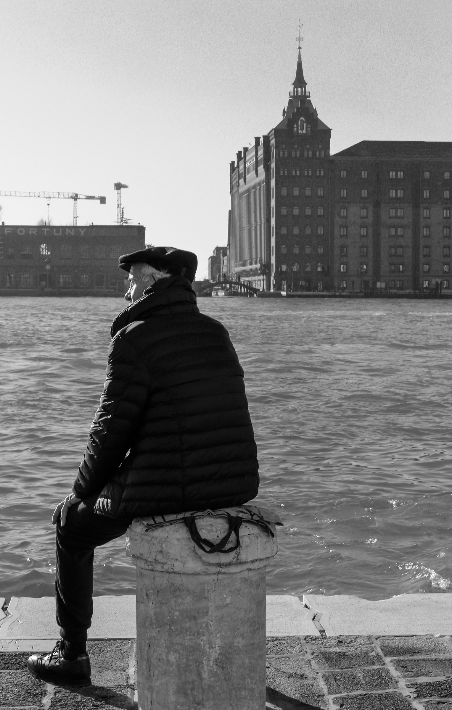 il tempo si muove inuna direzione,i ricordi in un'altra