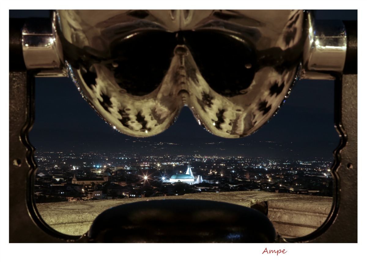 Vicenza lit by Christmas lights 1