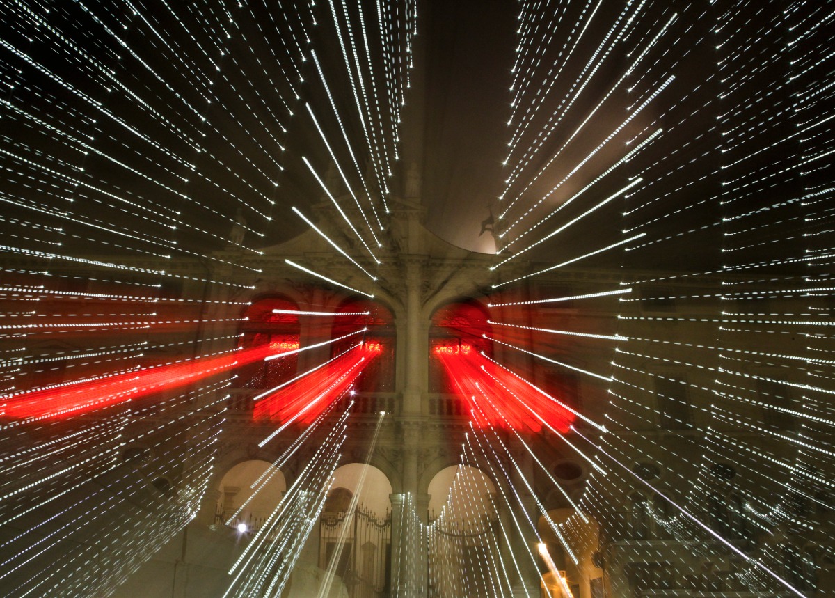 Vicenza lit by Christmas lights 3